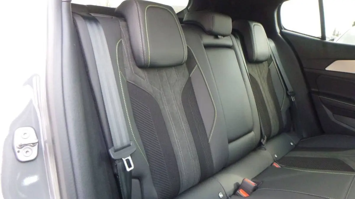 Peugeot 408 – Image 13